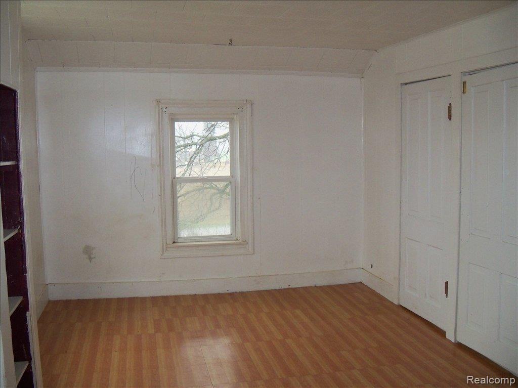 4090 Barnes Road Millington, MI 48746 - Photo 3 of 9 Master bedroom