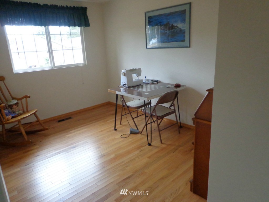 5112 Picnic Point Road Edmonds, WA 98026 - Photo 7 of 15