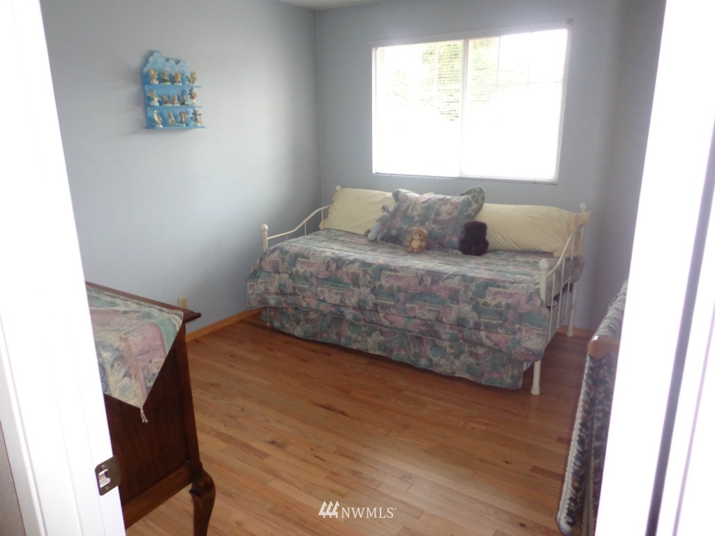 5112 Picnic Point Road Edmonds, WA 98026 - Photo 8 of 15