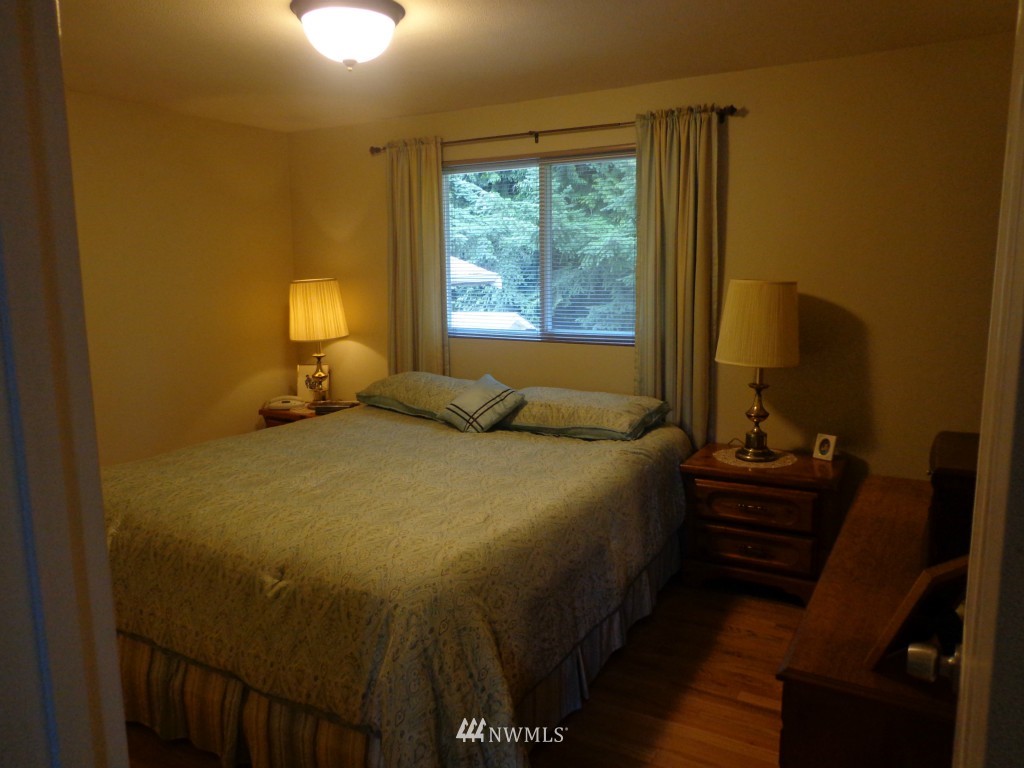 5112 Picnic Point Road Edmonds, WA 98026 - Photo 9 of 15