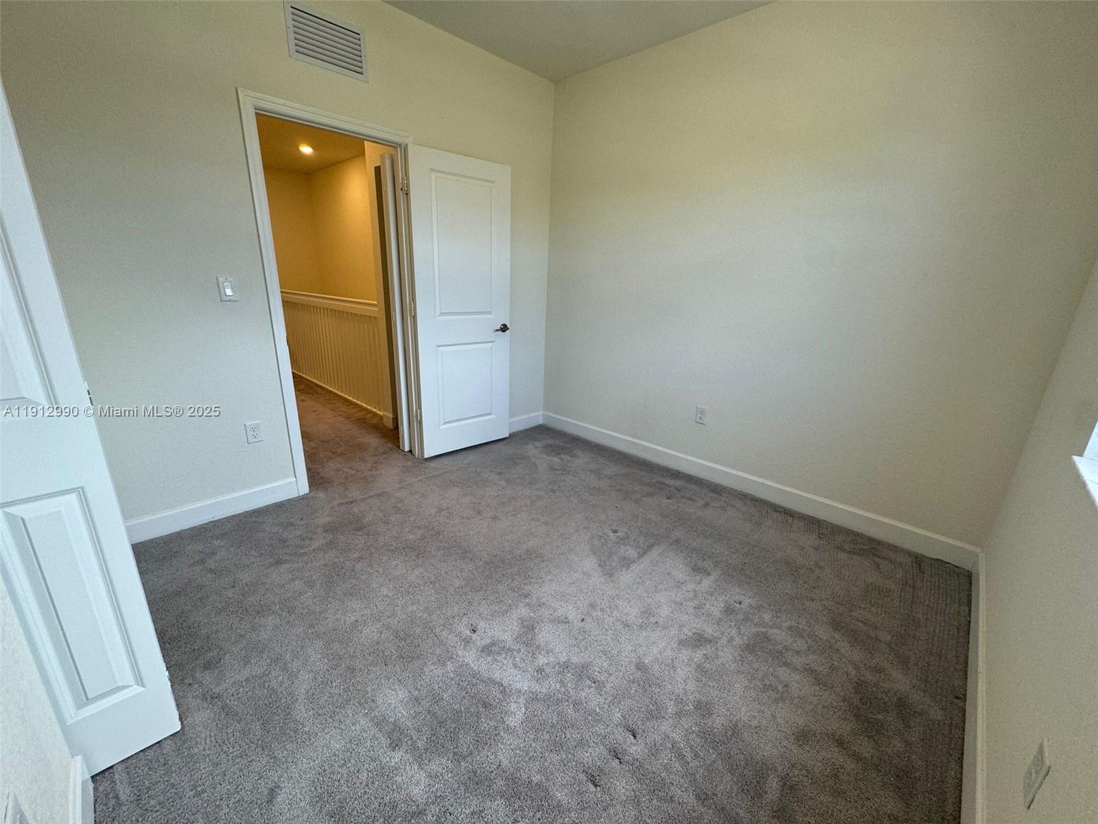 11325 West 34th Way Hialeah, FL 33018 - Photo 15 of 46