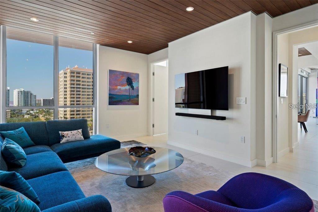 111 Golden Gate Point, Unit 802PH Sarasota, FL 34236 - Photo 24 of 68