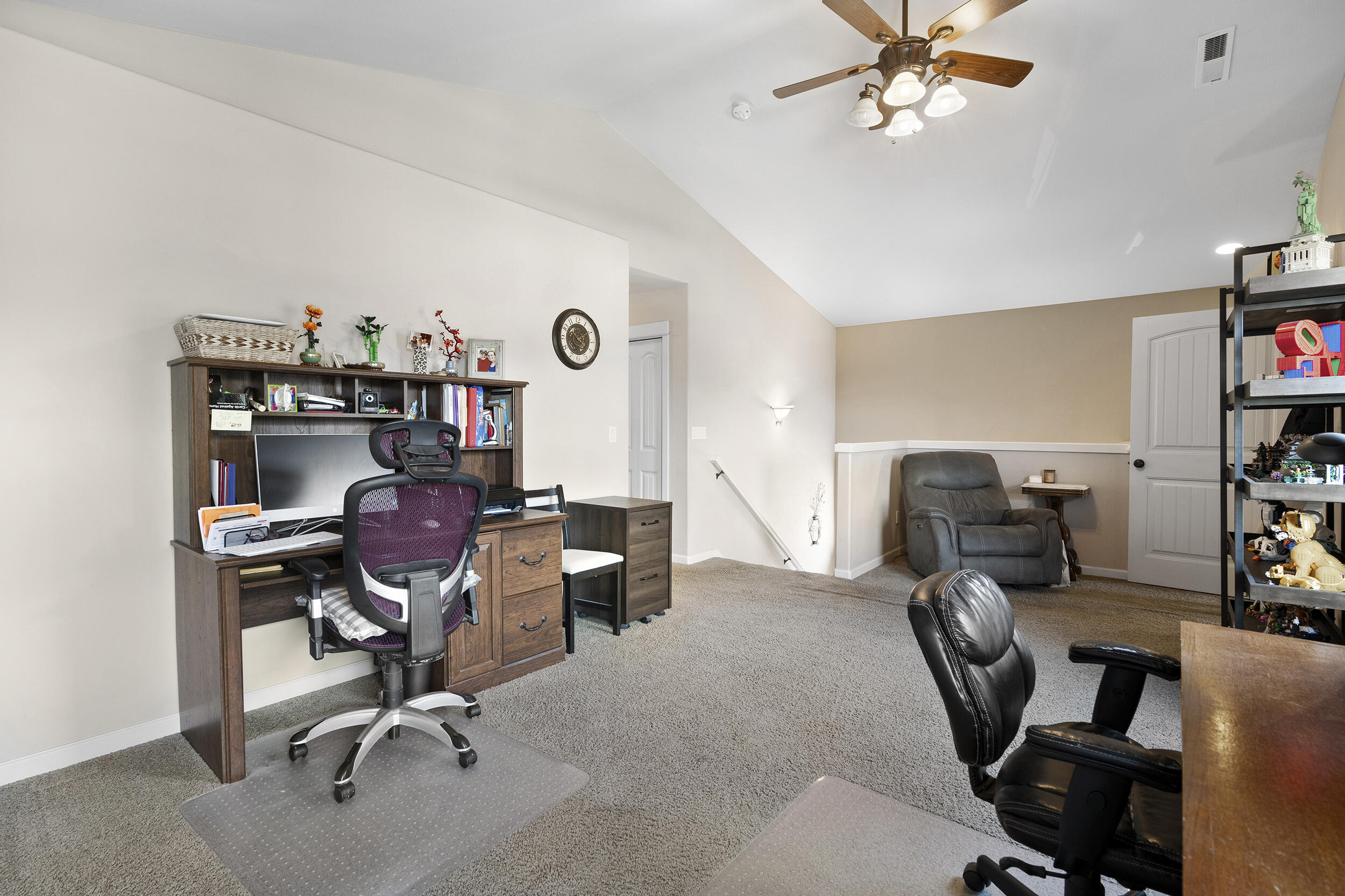 62906 Bilyeu Way Bend, OR 97701 - Photo 69 of 100 a view of a workspace with furniture