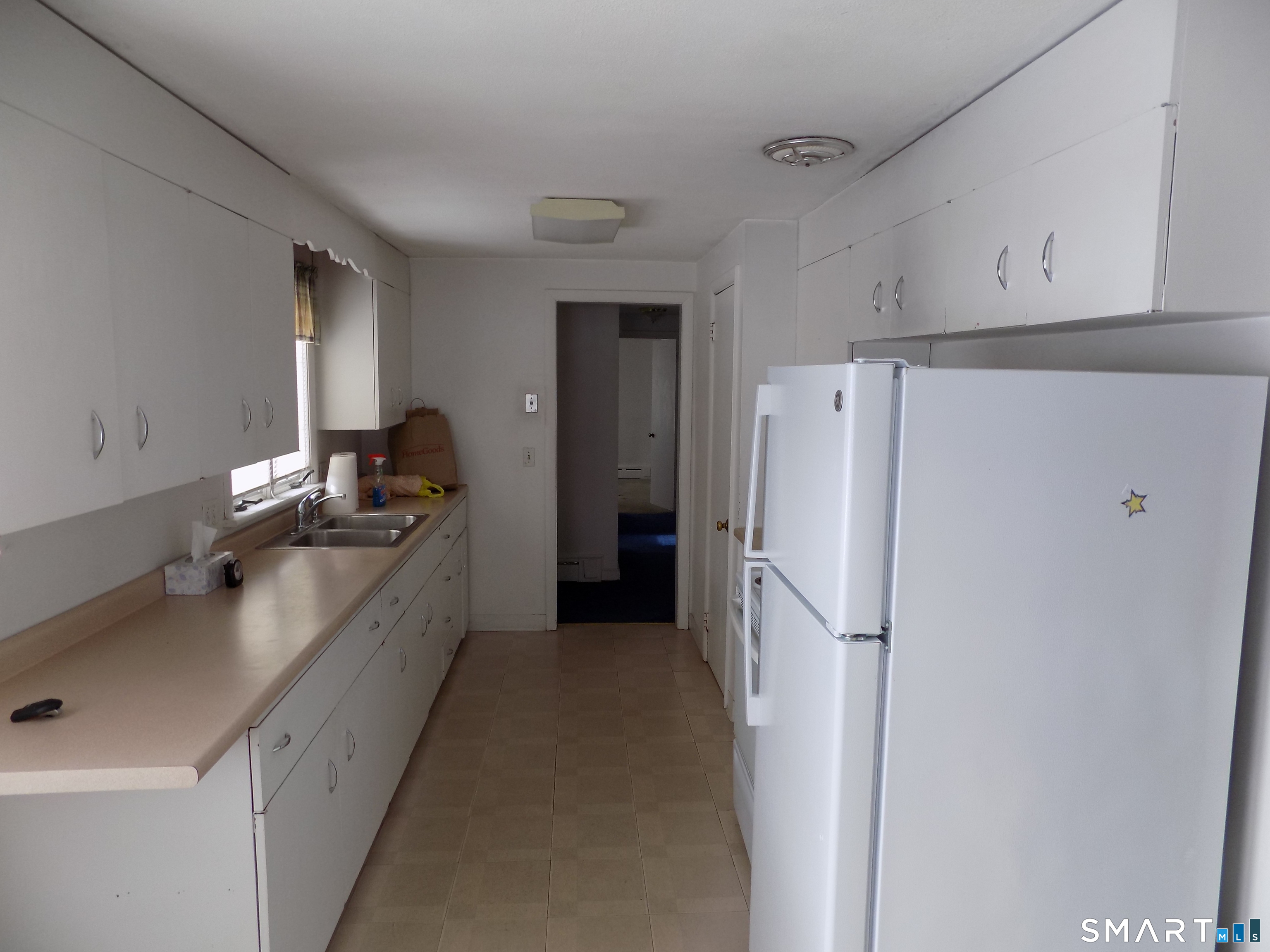 133 Weymouth Road Enfield, CT 06082 - Photo 4 of 17