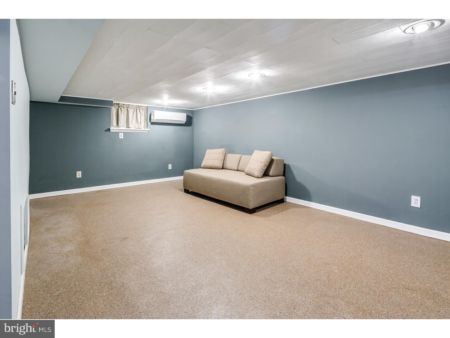 798 Woodlane Road Edgewater Park, NJ 08010 - Photo 18 of 25 Family Room