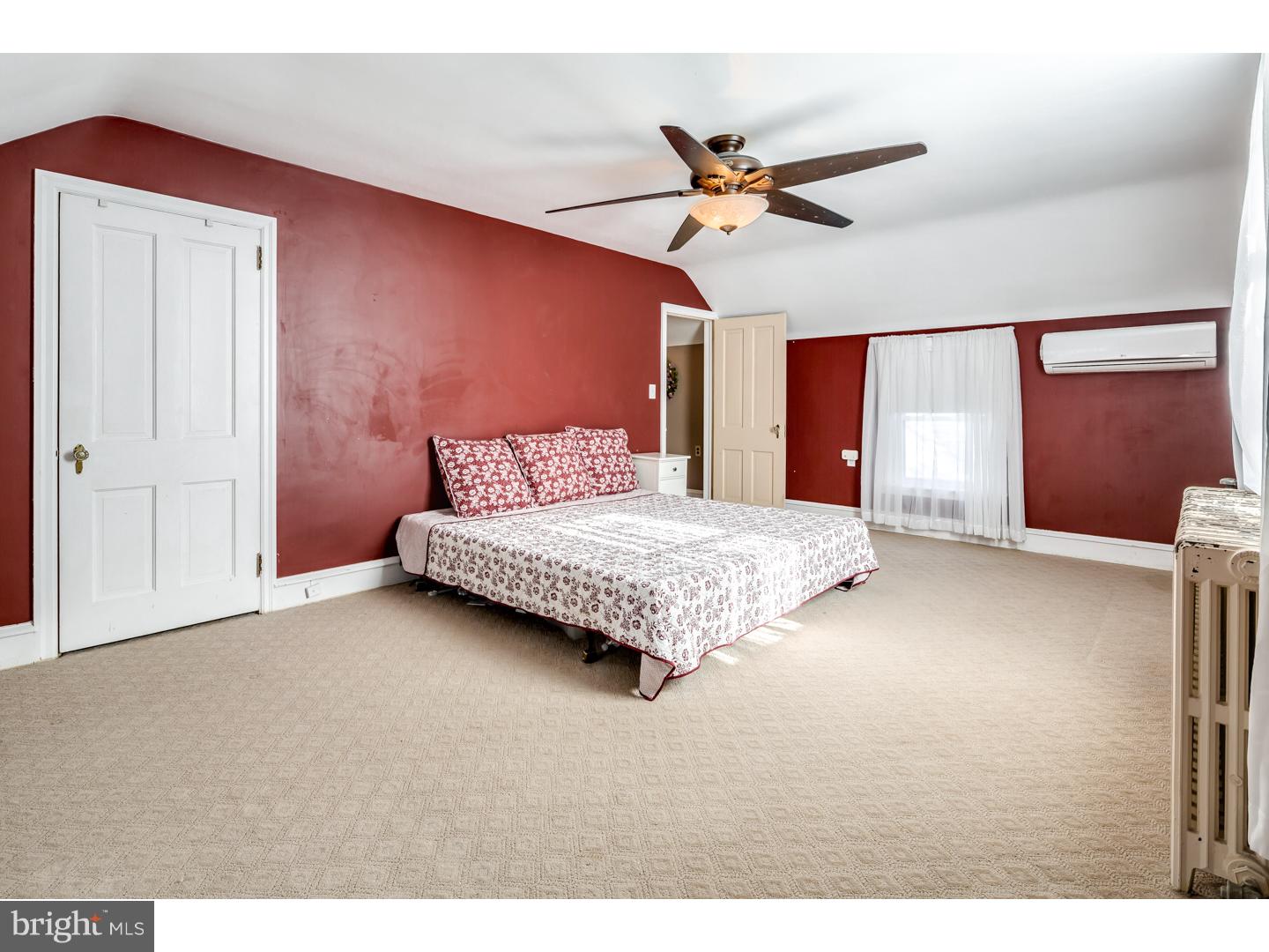 798 Woodlane Road Edgewater Park, NJ 08010 - Photo 10 of 25 Master Bedroom