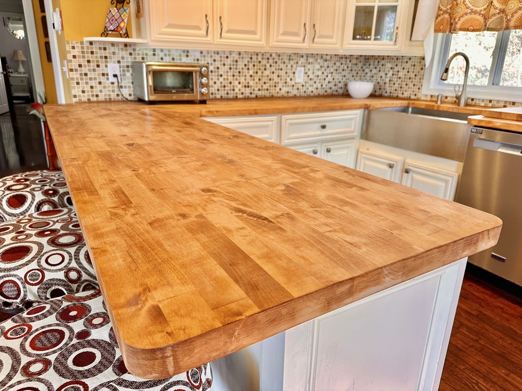 44 Drexel Street Worcester, MA 01602 - Photo 8 of 41