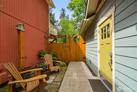 $955,000 | 11837 Venice Loop Northeast, Bainbridge Island, WA 98110
