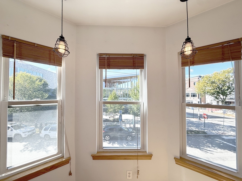 148 Berkshire Street, Unit 4 Cambridge, MA 02141 - Photo 3 of 17 a room with window