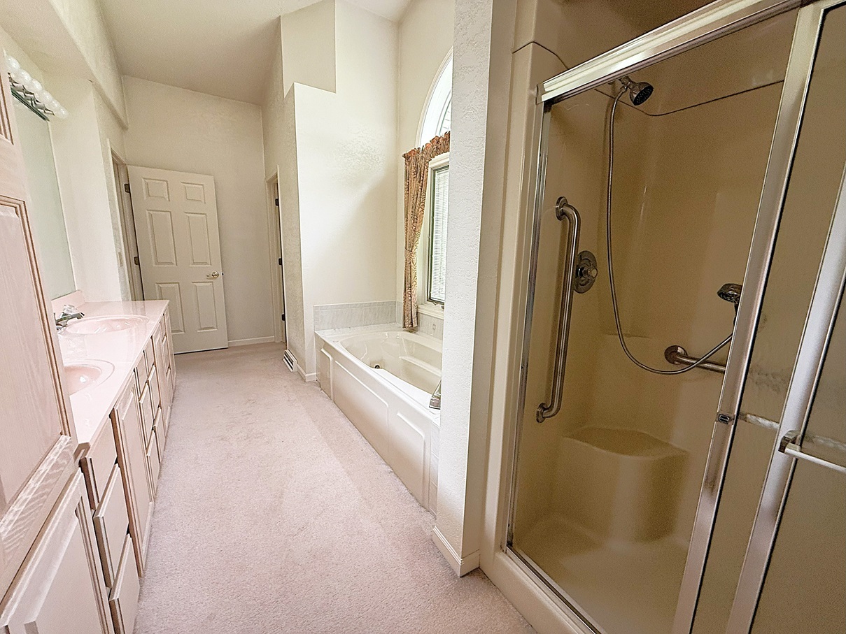 132 Fox Trot Dixon, IL 61021 - Photo 22 of 42 a bathroom with a tub shower and a sink