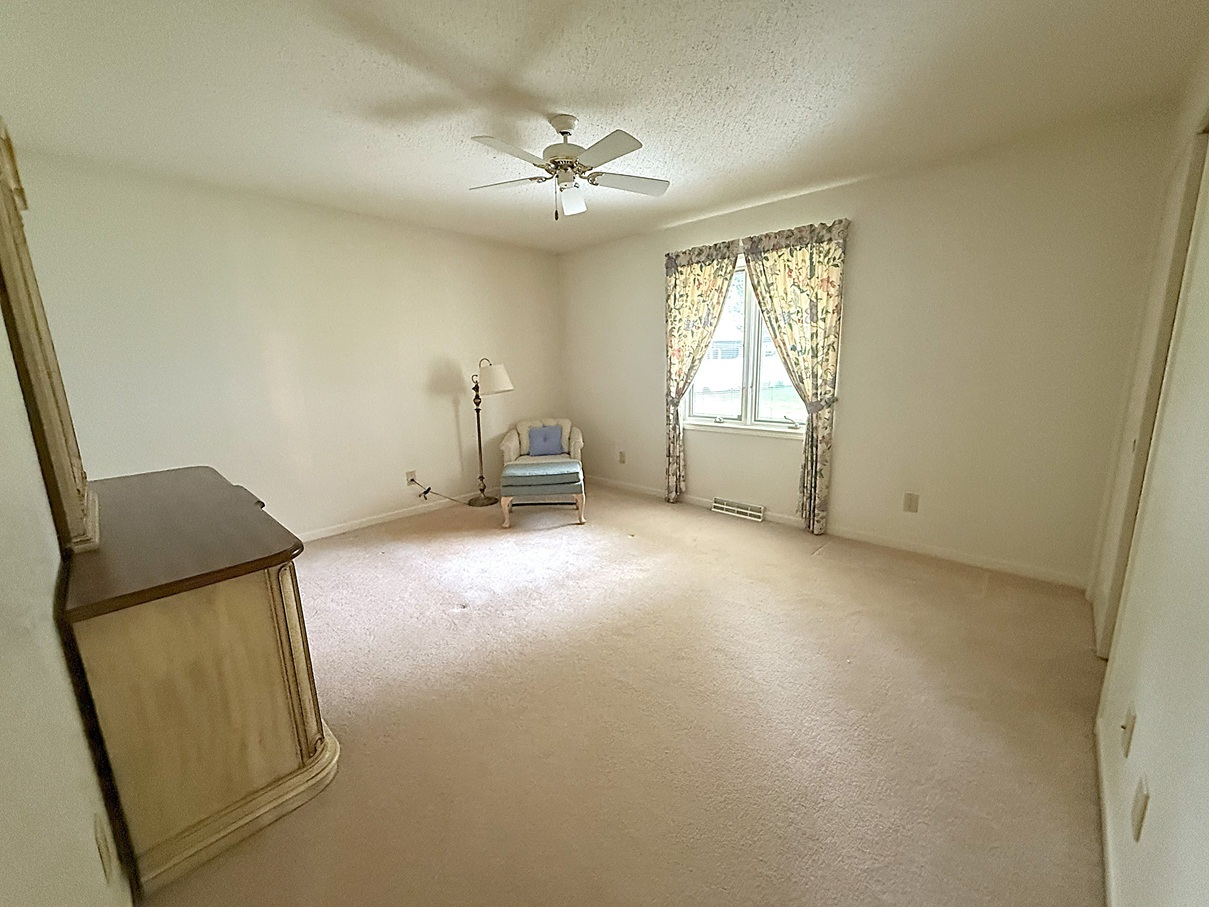 132 Fox Trot Dixon, IL 61021 - Photo 25 of 42 an empty room with windows and closet