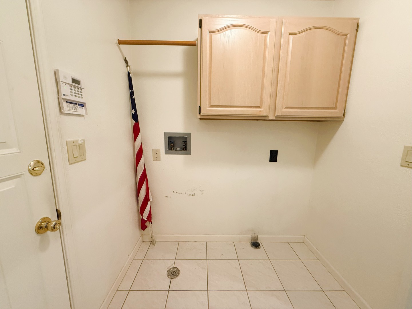 132 Fox Trot Dixon, IL 61021 - Photo 28 of 42 a bathroom with a shower