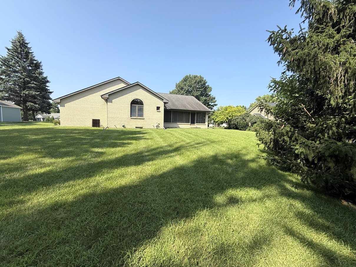 132 Fox Trot Dixon, IL 61021 - Photo 40 of 42 a big house with big yard and large trees