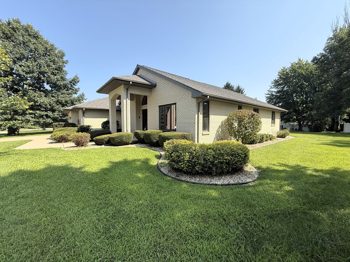 132 Fox Trot Dixon, IL 61021 - Photo 42 of 42 a front view of a house with a yard
