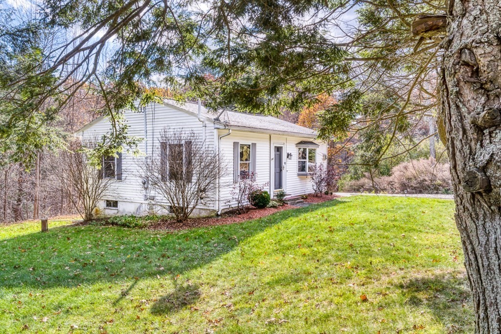 91 Southbridge Road Charlton, MA 01507 - Photo 2 of 34 Gallery Image 2