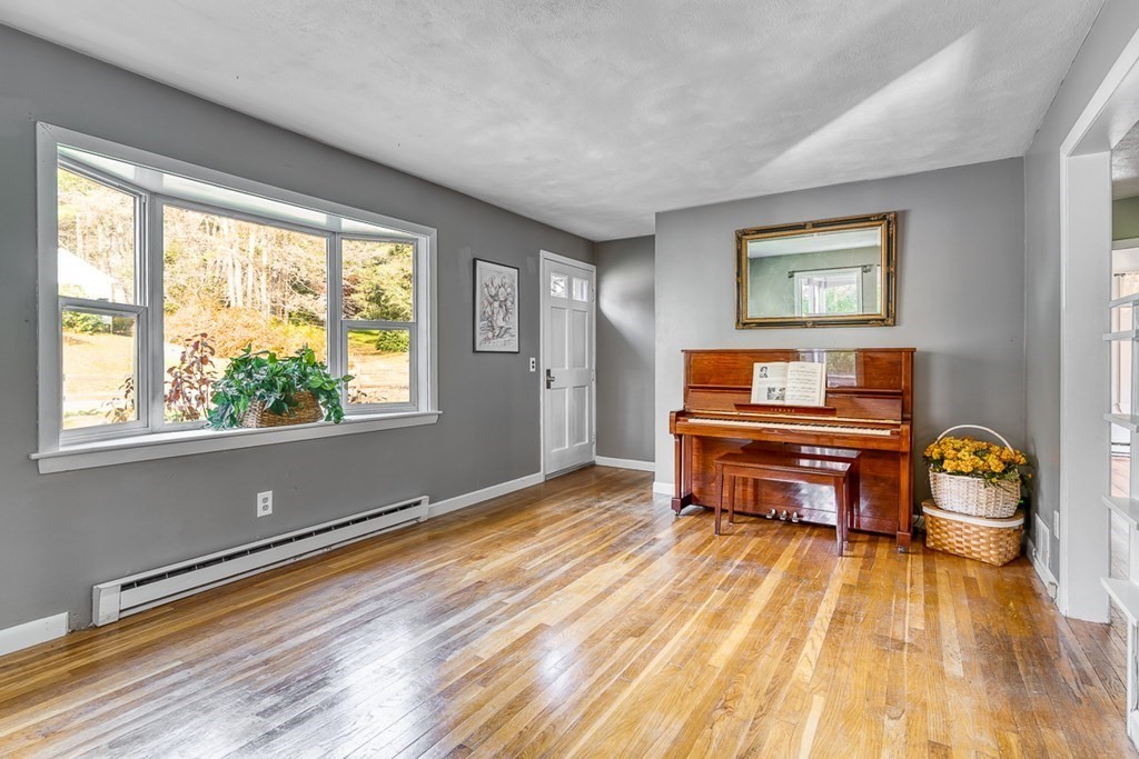 91 Southbridge Road Charlton, MA 01507 - Photo 21 of 34 Gallery Image 21