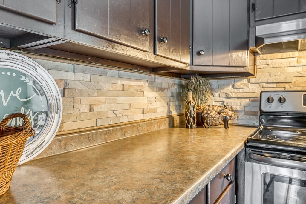 91 Southbridge Road Charlton, MA 01507 - Photo 5 of 34 Gallery Image 5