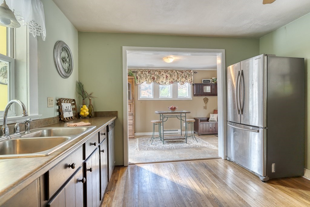 91 Southbridge Road Charlton, MA 01507 - Photo 6 of 34 Gallery Image 6