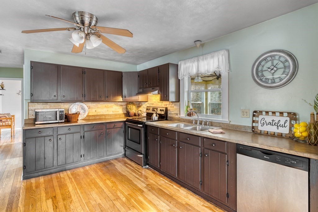 91 Southbridge Road Charlton, MA 01507 - Photo 7 of 34 Gallery Image 7