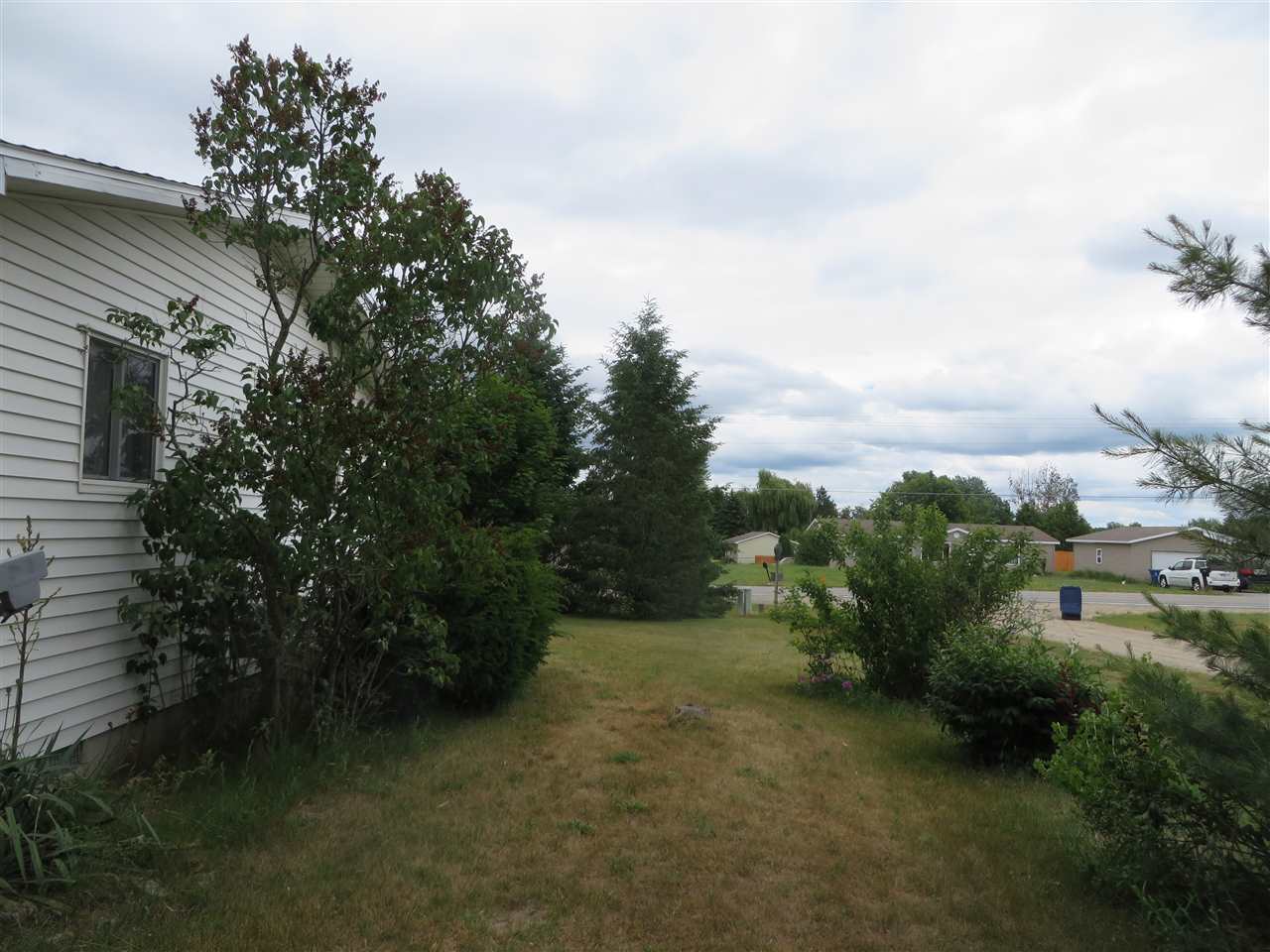 1776 Sawyer Road Traverse City, MI 49685 - Photo 6 of 24 1819187-5.JPG