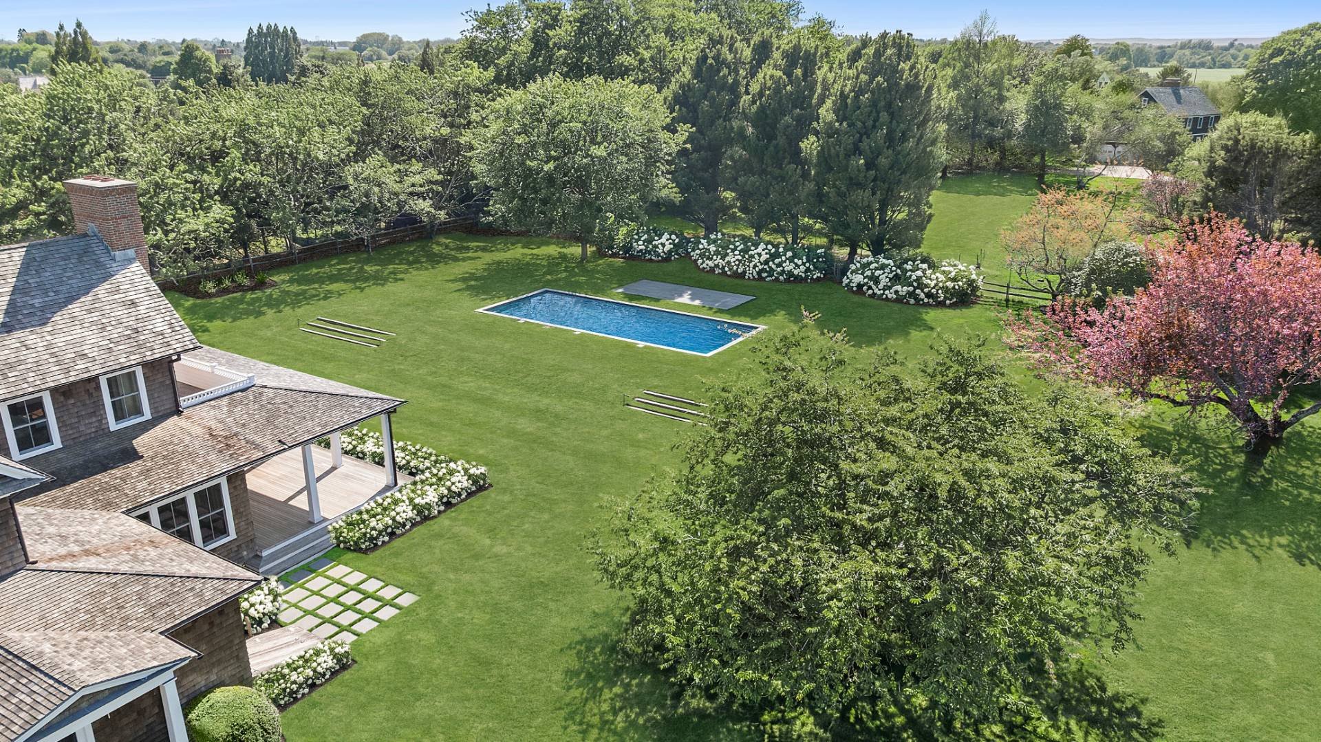 53 Matthews Lane Bridgehampton, NY 11932 - Photo 4 of 50
