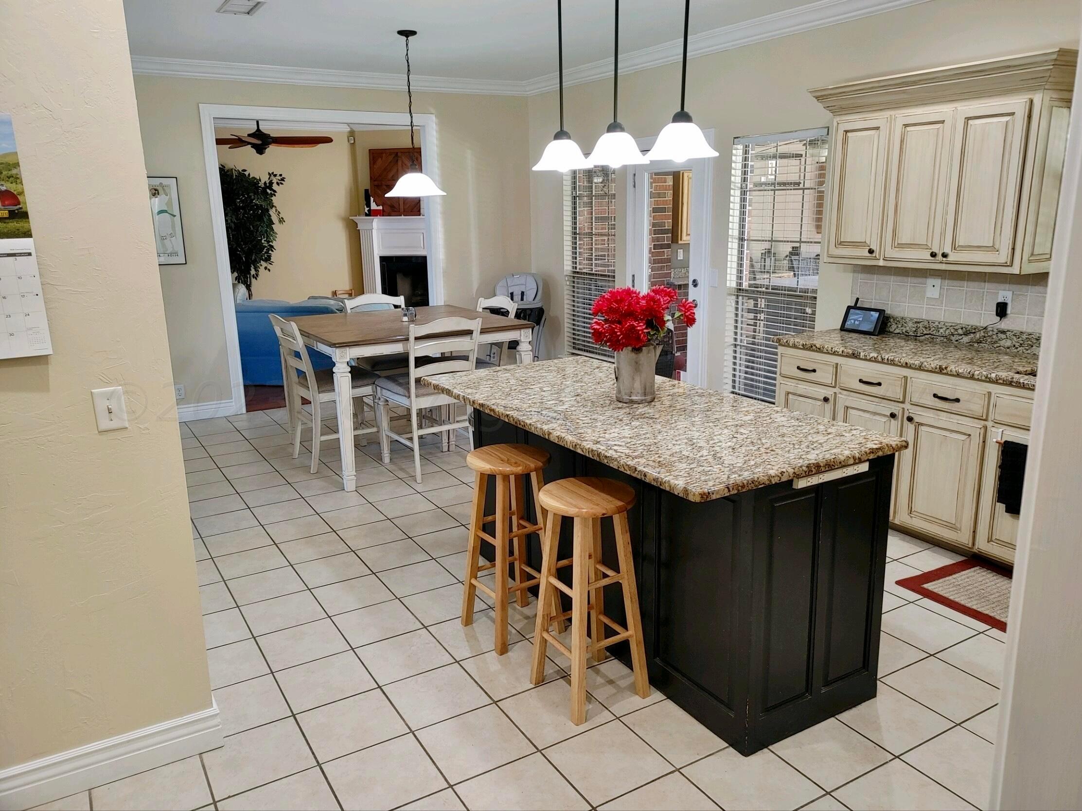 9 Cypress Point Amarillo, TX 79124 - Photo 11 of 42 Kitchen
