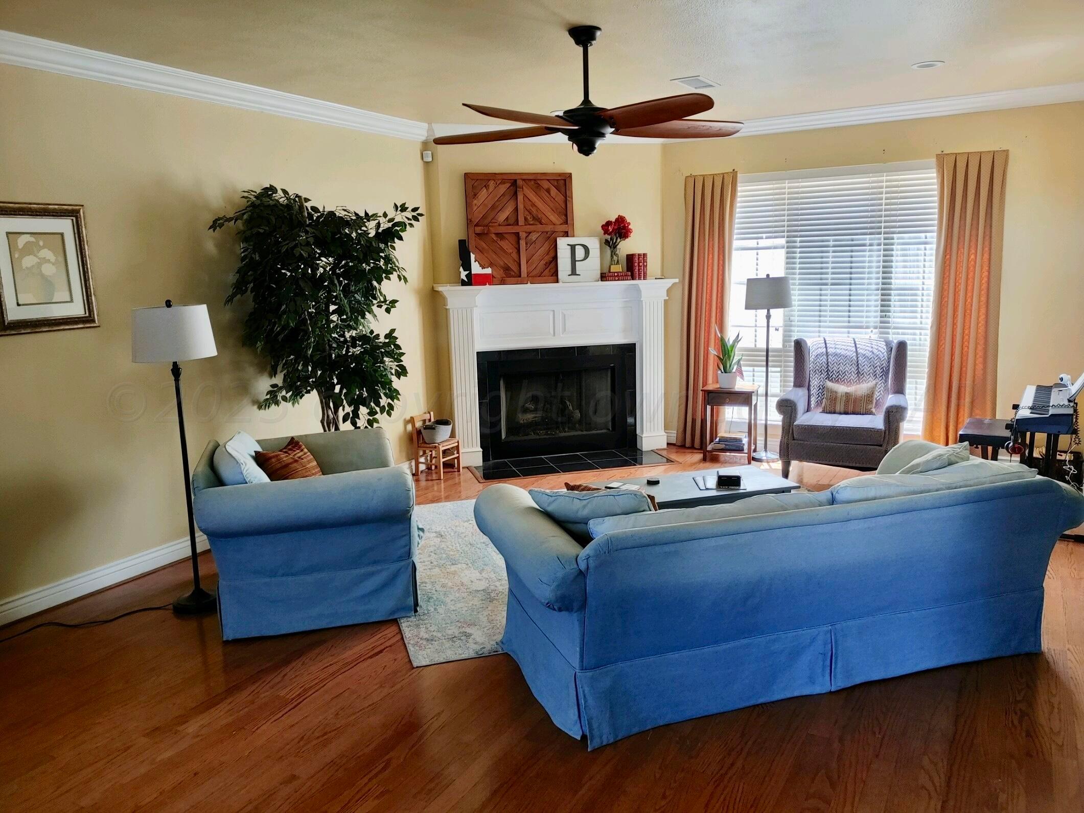 9 Cypress Point Amarillo, TX 79124 - Photo 15 of 42 Living Room