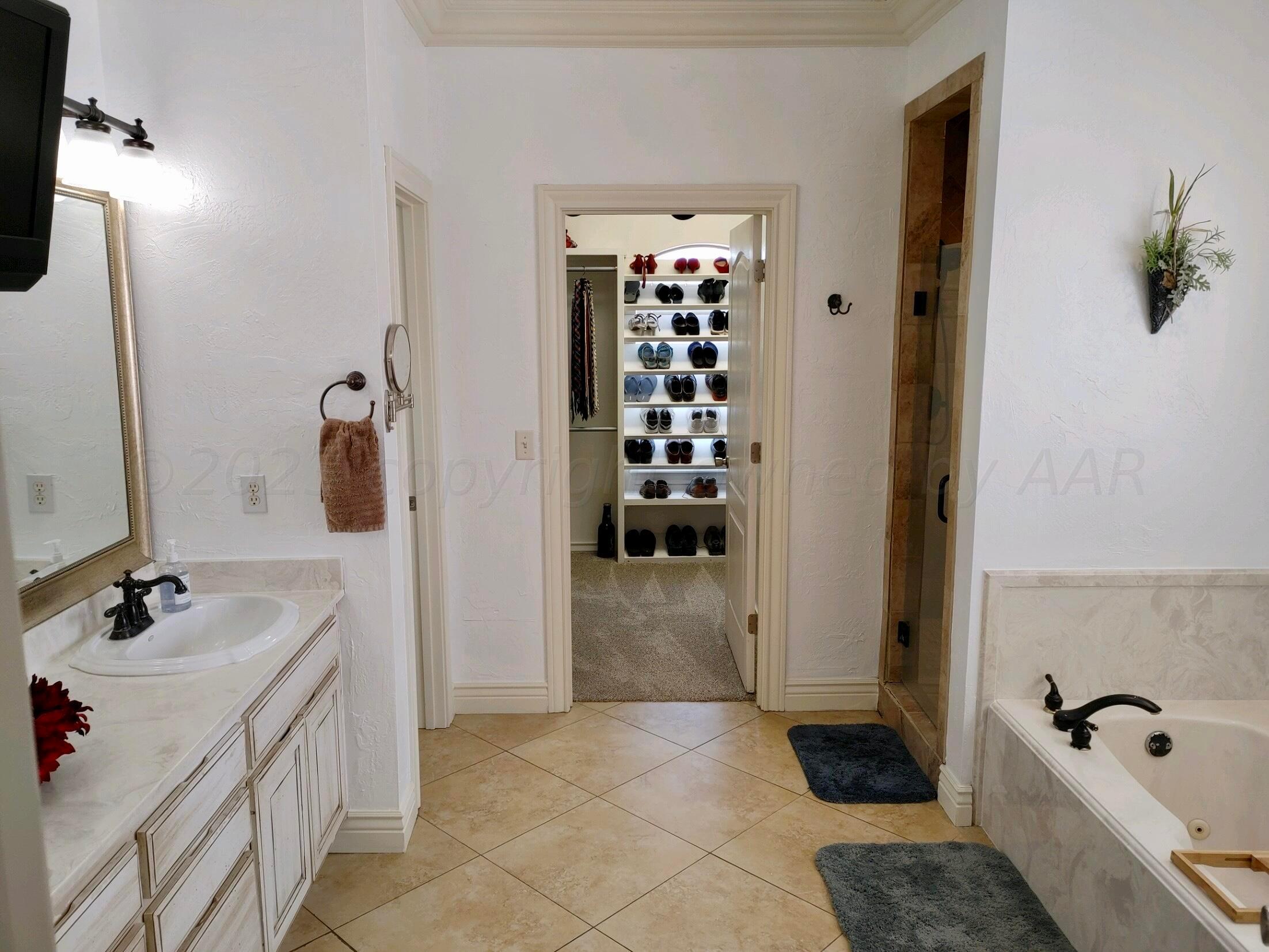 9 Cypress Point Amarillo, TX 79124 - Photo 19 of 42 Master Bathroom