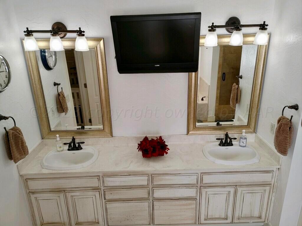 9 Cypress Point Amarillo, TX 79124 - Photo 21 of 42 Master Bathroom