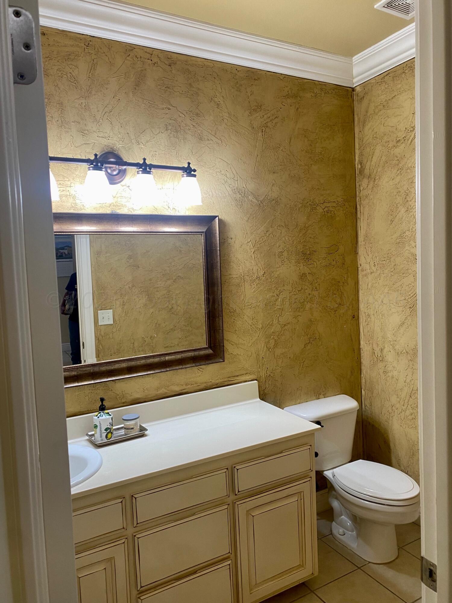 9 Cypress Point Amarillo, TX 79124 - Photo 25 of 42 Half Bathroom