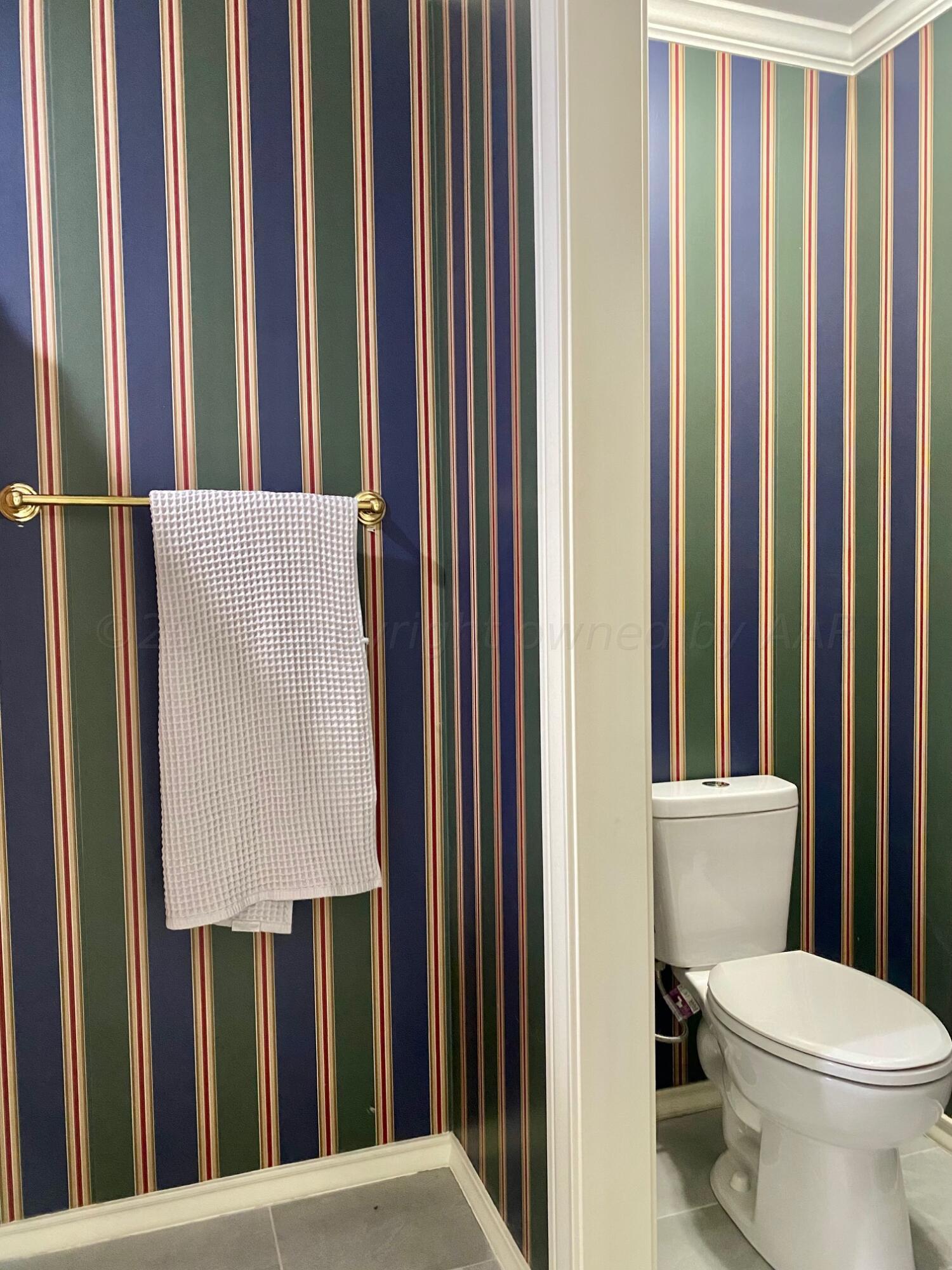 9 Cypress Point Amarillo, TX 79124 - Photo 32 of 42 2nd Bathroom