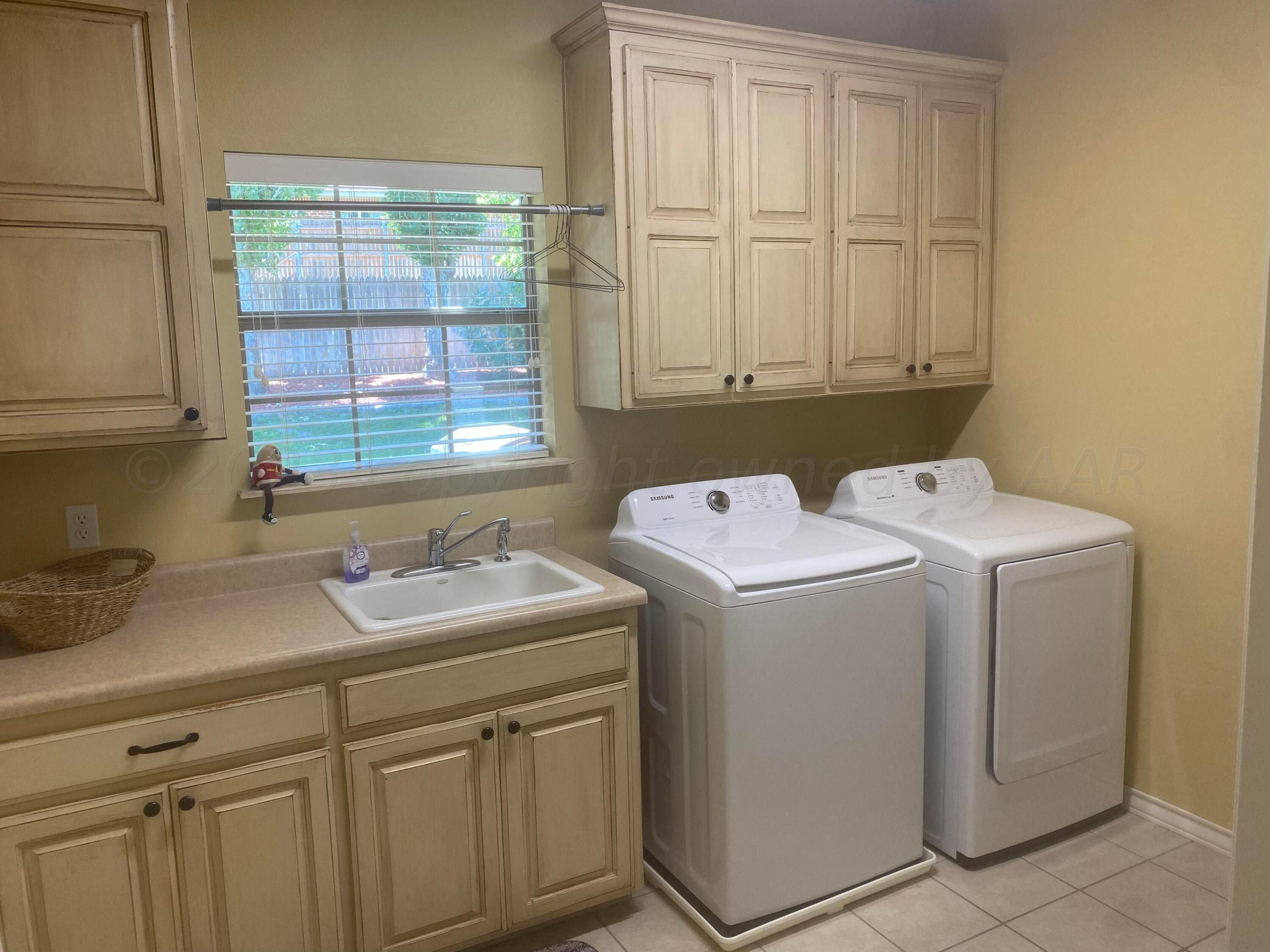 9 Cypress Point Amarillo, TX 79124 - Photo 39 of 42 Utility Room