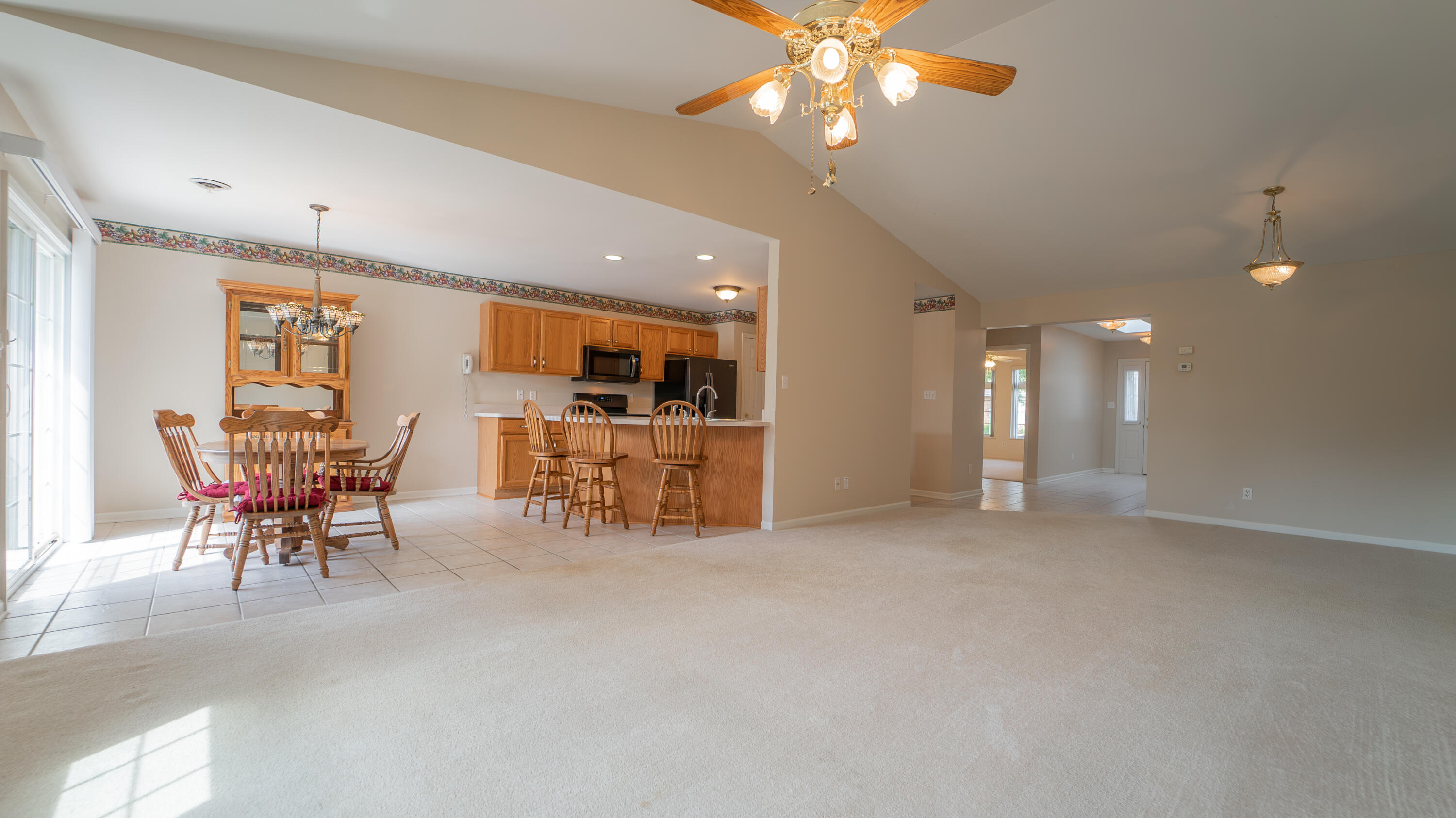 950 Easy Street, Unit B Crown Point, IN 46307 - Photo 5 of 23 3000x1686