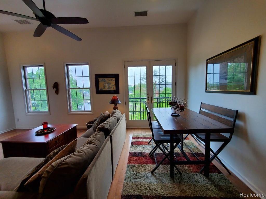 527 West Main Street Brighton, MI 48116 - Photo 5 of 28