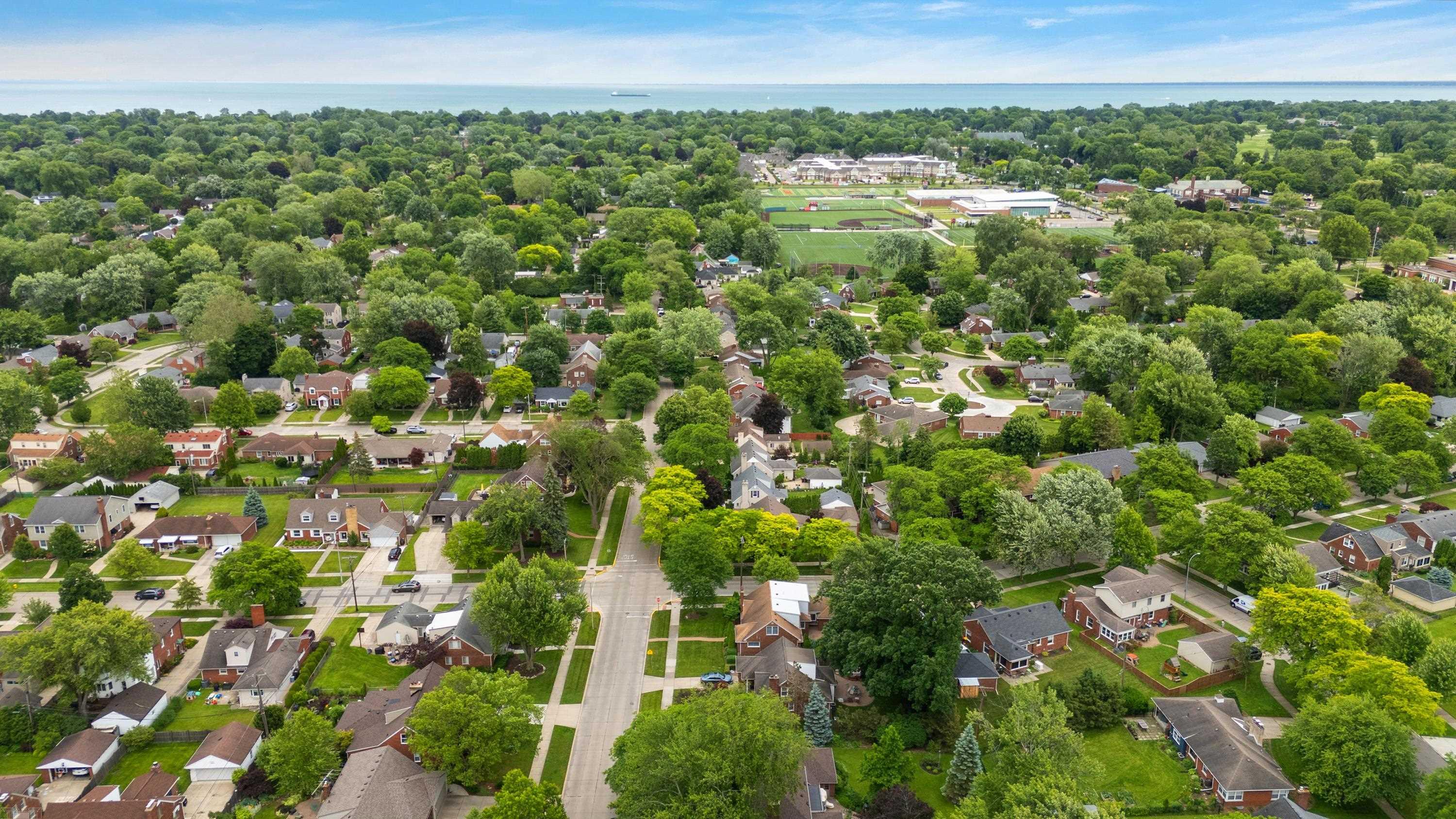 1437 Torrey Road Grosse Pointe, MI 48236 - Photo 56 of 60 50144796-0269d3a1-ad4e-4c31-a751-606a7dd3da6e.JPG
