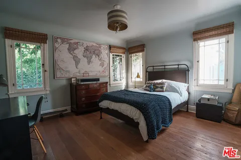 $2,449,000 | 1060 Superba Avenue, Venice, CA 90291