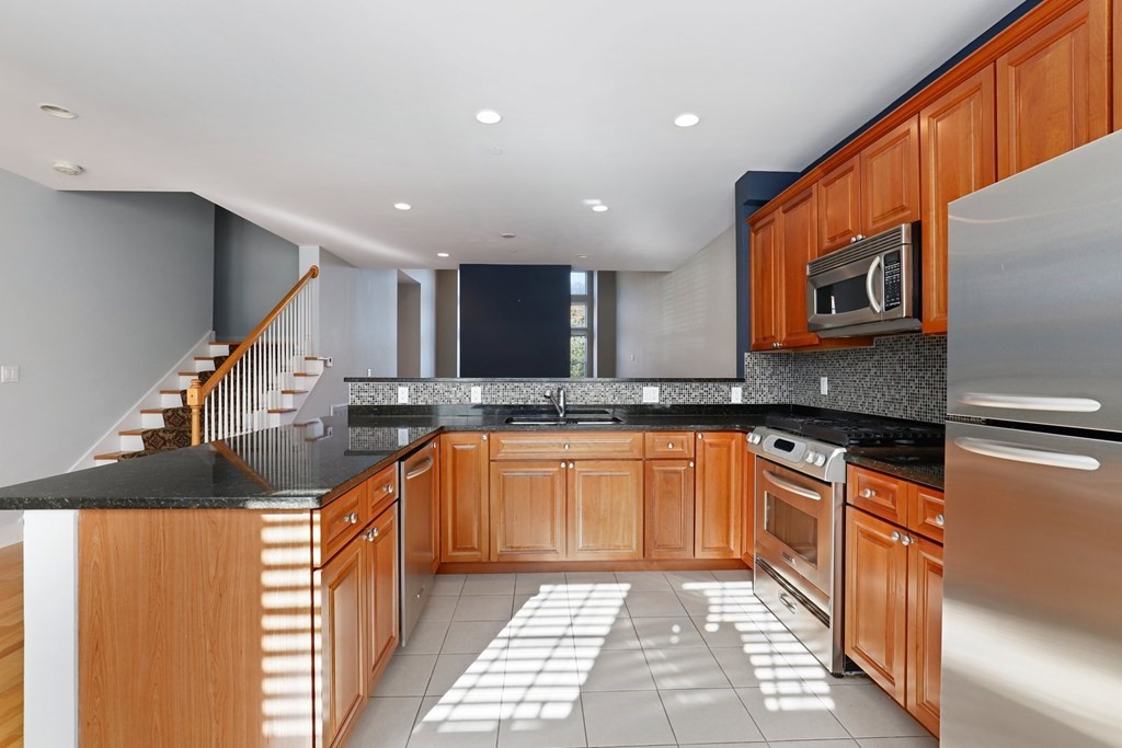 2 Powder Mill Square, Unit 6 Andover, MA 01810 - Photo 5 of 35 Gallery Image 5