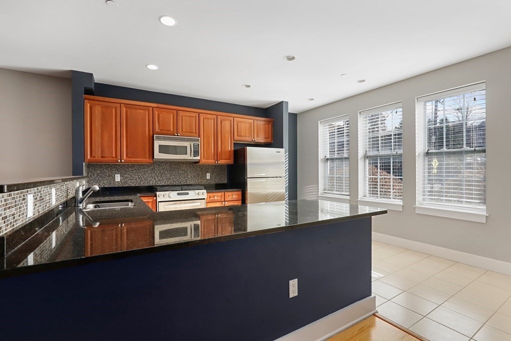2 Powder Mill Square, Unit 6 Andover, MA 01810 - Photo 6 of 35 Gallery Image 6