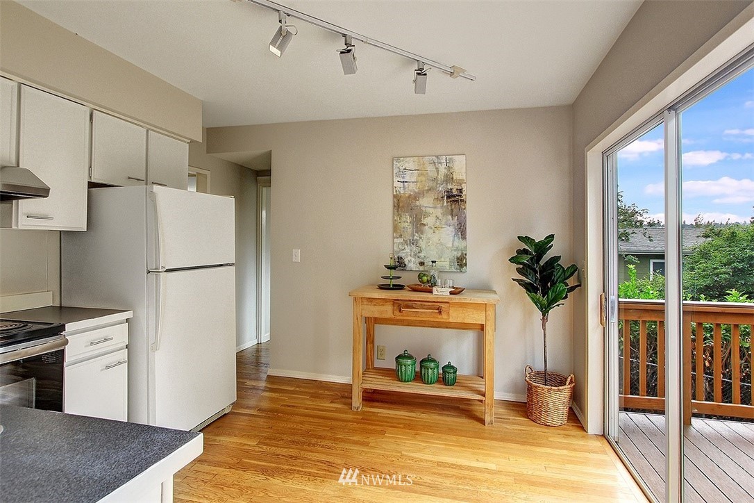 3909 Interlake Avenue North Seattle, WA 98103 - Photo 13 of 38 Gallery Image 13