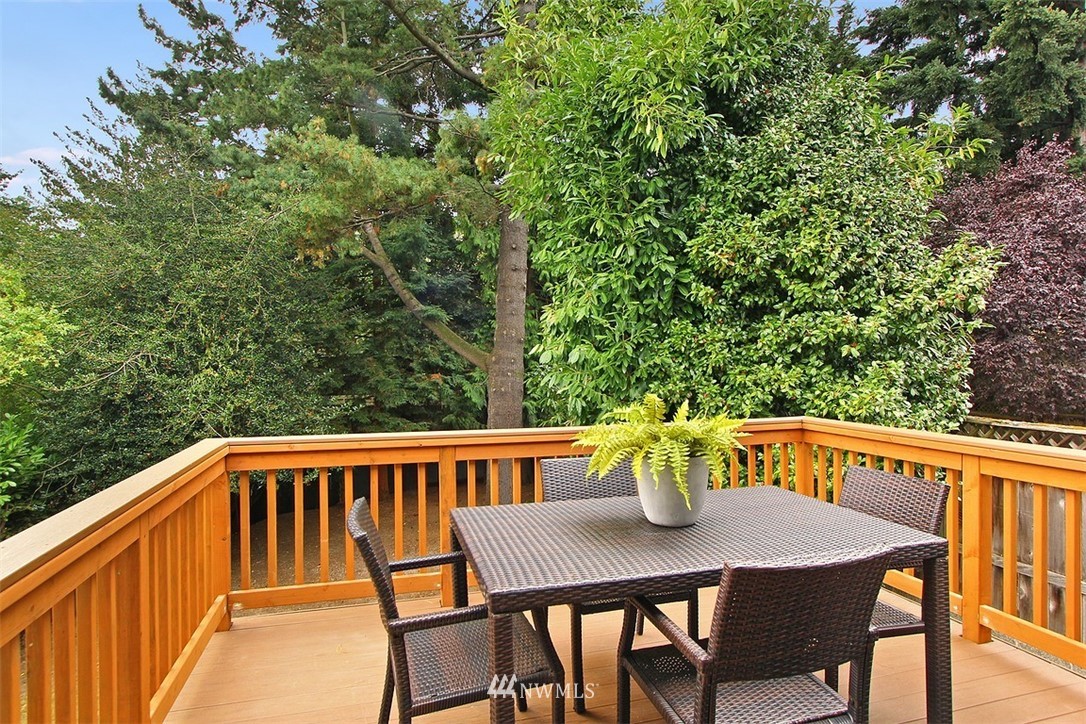 3909 Interlake Avenue North Seattle, WA 98103 - Photo 14 of 38 Gallery Image 14