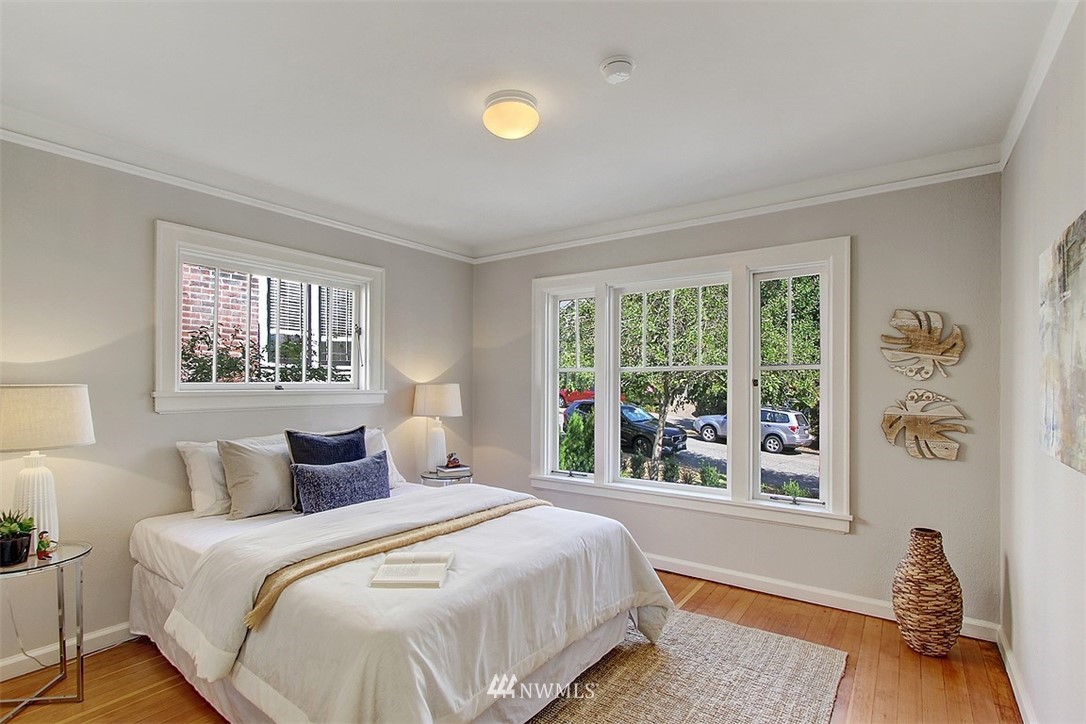 3909 Interlake Avenue North Seattle, WA 98103 - Photo 16 of 38 Gallery Image 16