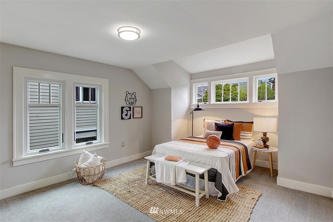 3909 Interlake Avenue North Seattle, WA 98103 - Photo 21 of 38 Gallery Image 21