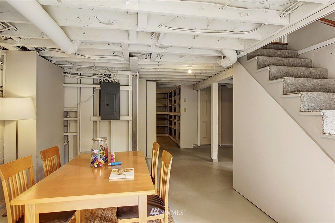 3909 Interlake Avenue North Seattle, WA 98103 - Photo 23 of 38 Gallery Image 23