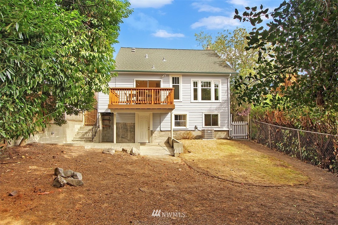 3909 Interlake Avenue North Seattle, WA 98103 - Photo 30 of 38 Gallery Image 30