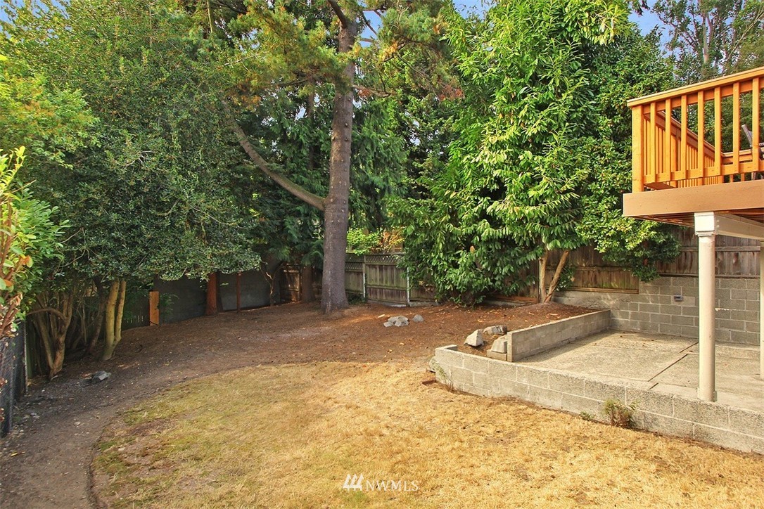 3909 Interlake Avenue North Seattle, WA 98103 - Photo 31 of 38 Gallery Image 31