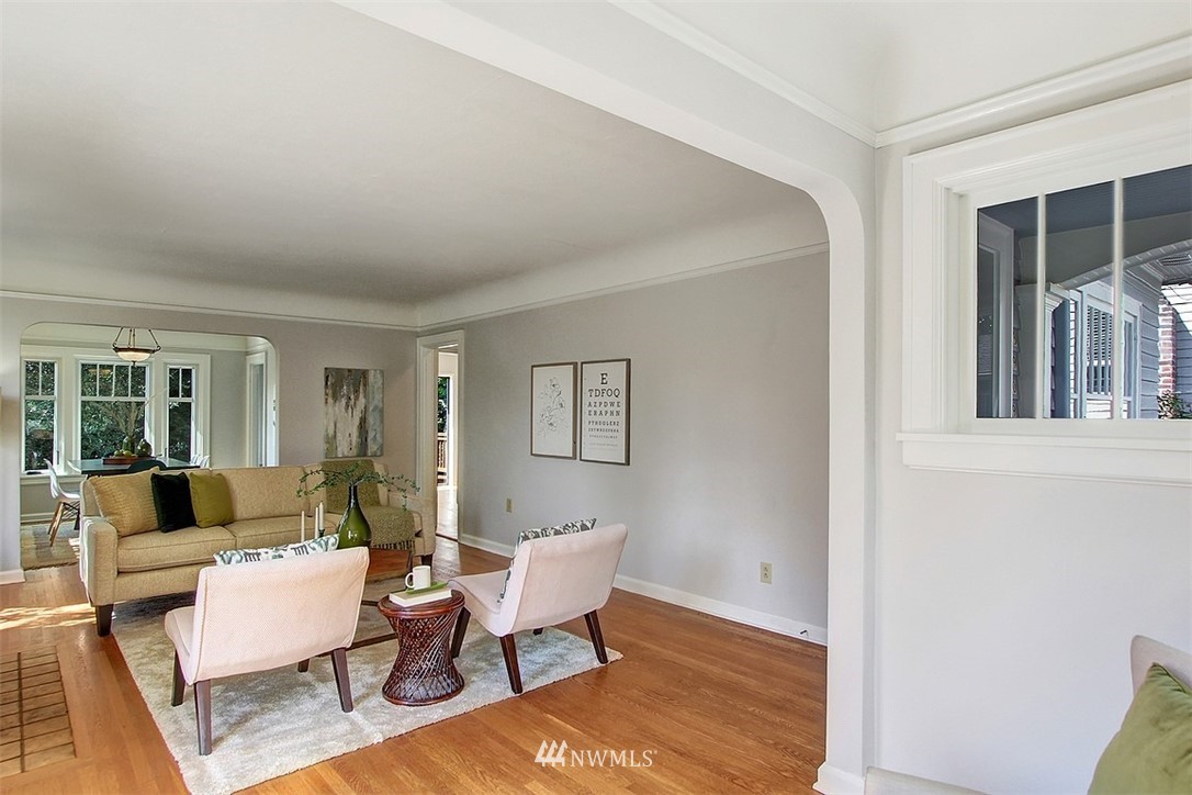 3909 Interlake Avenue North Seattle, WA 98103 - Photo 7 of 38 Gallery Image 7