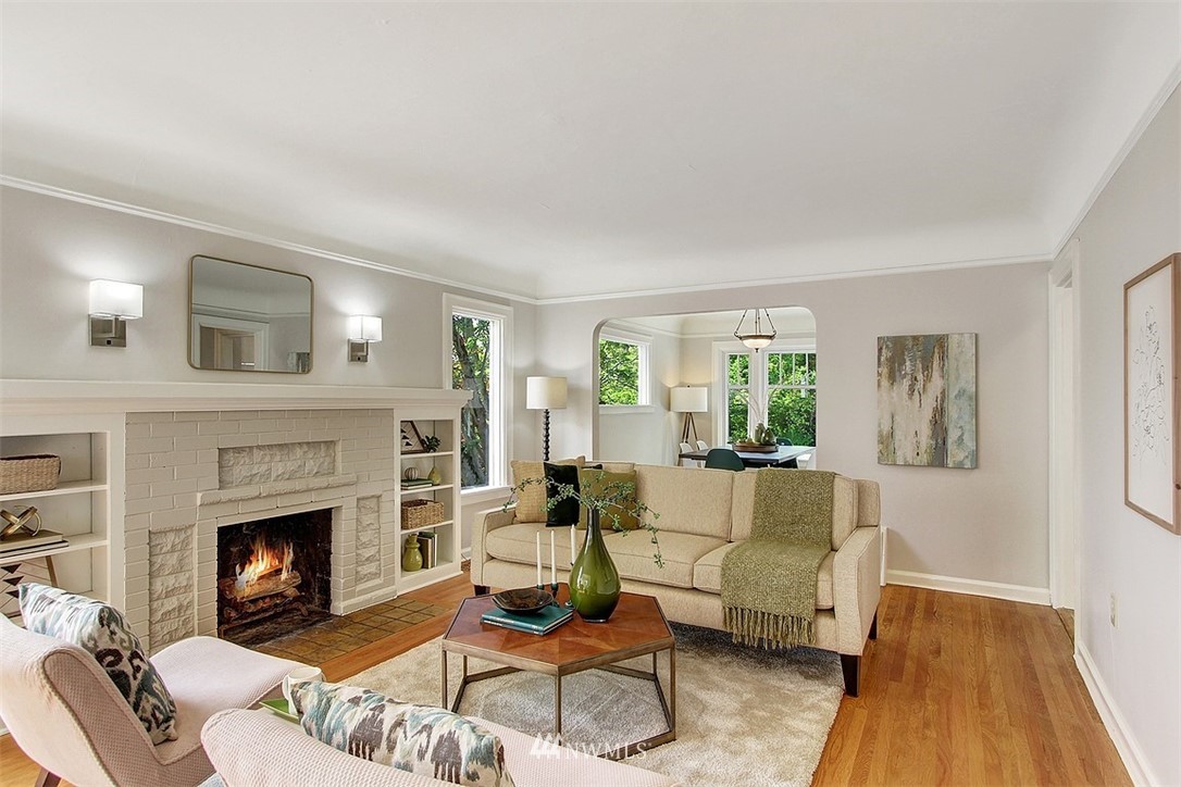 3909 Interlake Avenue North Seattle, WA 98103 - Photo 8 of 38 Gallery Image 8