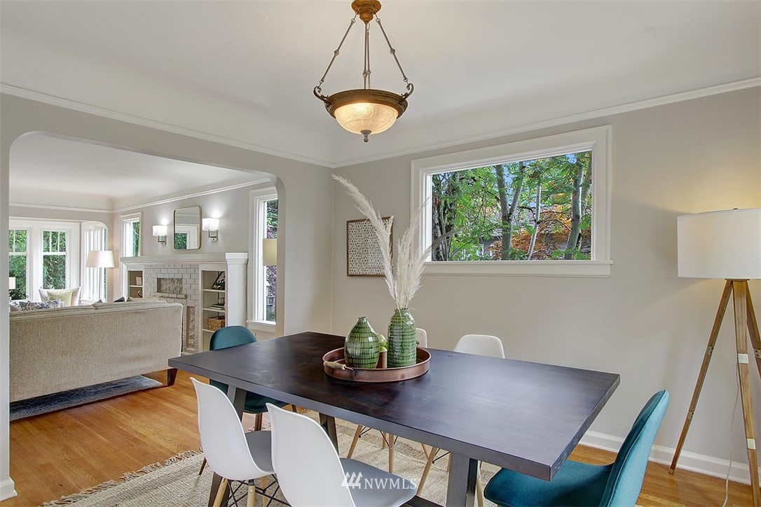 3909 Interlake Avenue North Seattle, WA 98103 - Photo 10 of 38 Gallery Image 10
