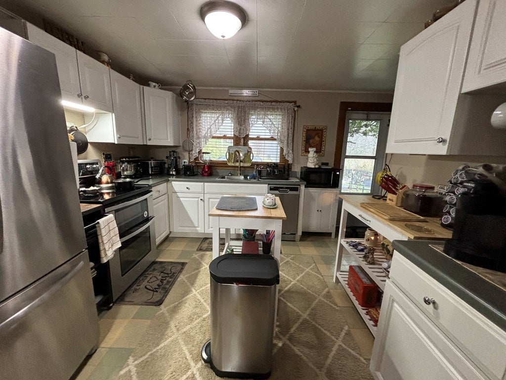 1836 Wds Frk Road Grundy, VA 24614 - Photo 2 of 41 Gallery Image 2