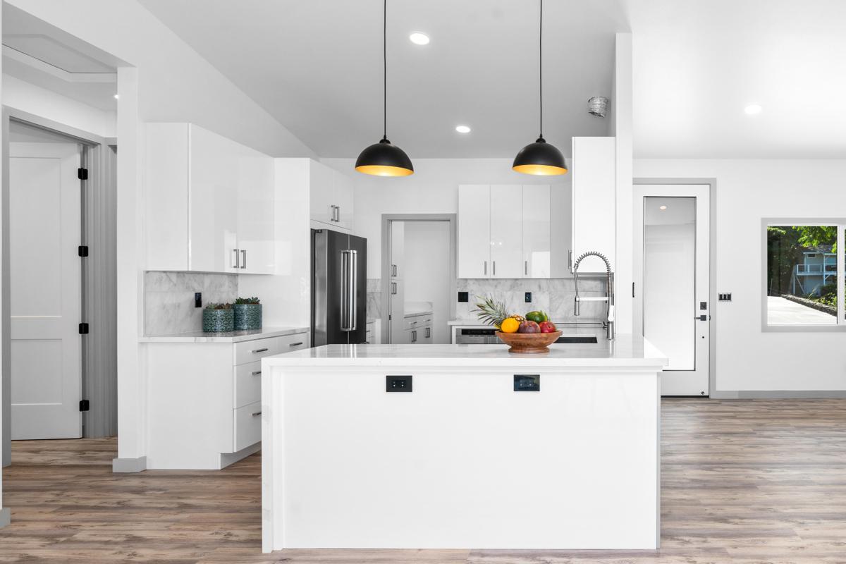 755656 Hienaloli Road, KailuaKona, HI 96740 Compass